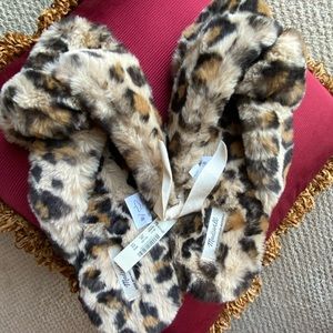 MADEWELL    SLIPPERS    LEOPARD PRINT FAUX FUR    (6 & 11)    --NWT--    SO SOFT